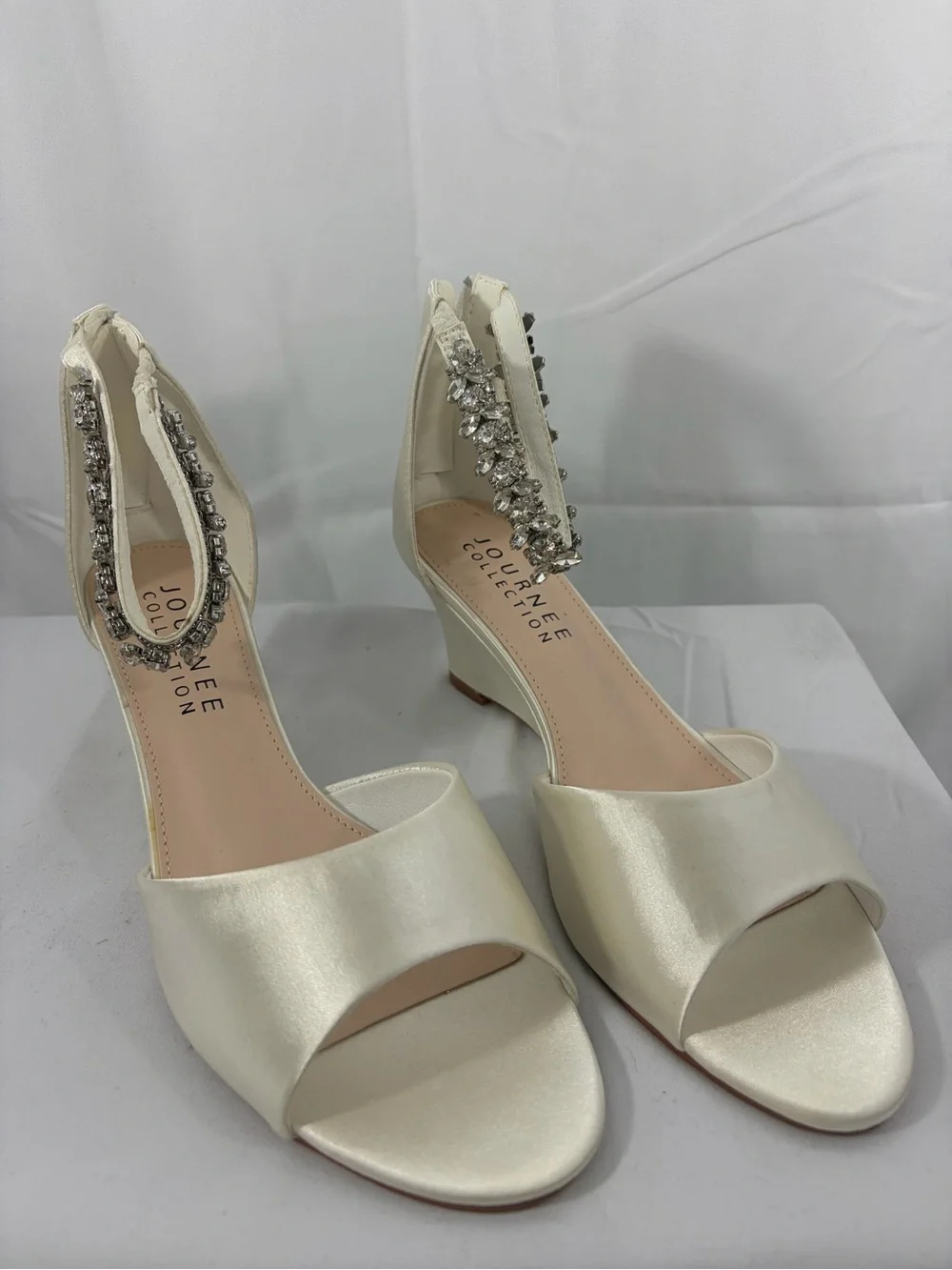 NWT Journee Women’s Size 8.5 Ivory Satin Open-Toe Bedazzled Wedge Sandals
